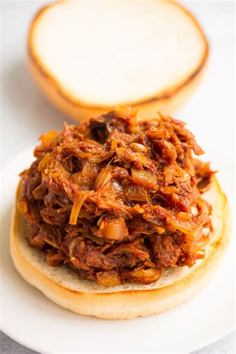 BBQ Jackfruit Pulled "Pork" - Nora Cooks