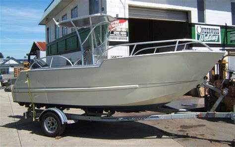 Fishing Boats: Welded Aluminum Boats