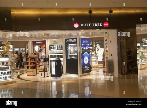 In terminal duty free shops at JFK International Airport in New York Stock Photo, Royalty Free ...