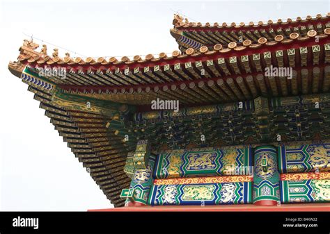 Forbidden City roof detail Stock Photo - Alamy