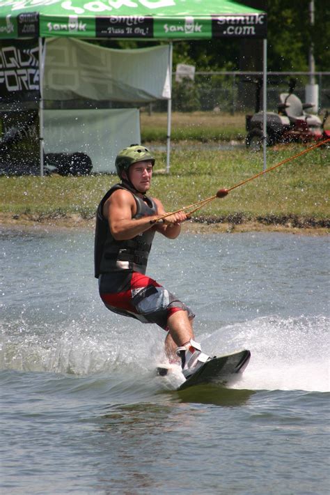 A Beginner's Guide to Wakeboarding | ActionHub