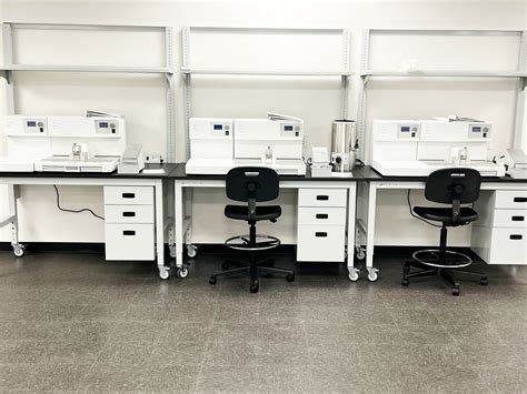 High-Quality Lab Bench and Lab Workstation for Industrial Use