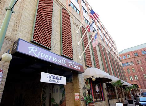 Downtown hotel files bankruptcy - San Antonio Express-News