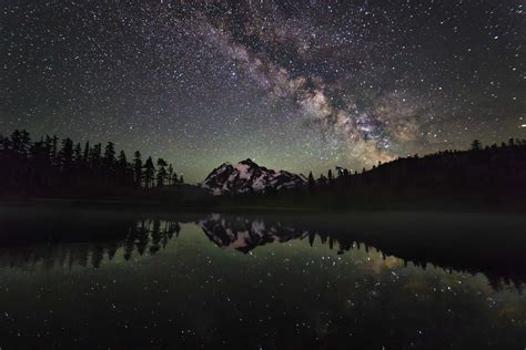 Mount Shuksan and the Milky Way - Andy Porter Images