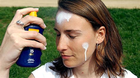 Best Face Sunscreen Sprays That Won’t Ruin Makeup – Hollywood Life