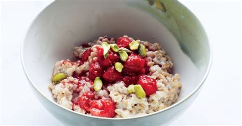 Farro Breakfast Porridge with Raspberries | Delicious Restaurant Recipes