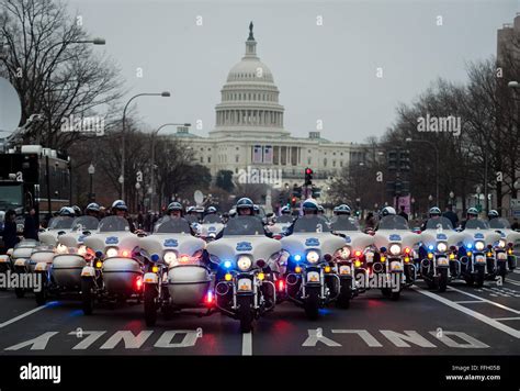 Police officers of the Washington, D.C. Metropolitan Police Department ...