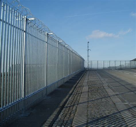 Palisade Fencing | Procter Contracts