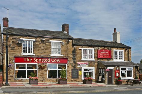 Spotted Cow, Drighlington | Tim Green | Flickr