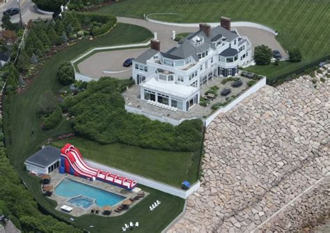 Celebrity Romance: Taylor Swift’s Stunning Rhode Island Beach Mansion, Anticipated as a Dream ...