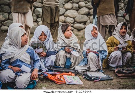 4,710 Poverty Pakistan Images, Stock Photos & Vectors | Shutterstock