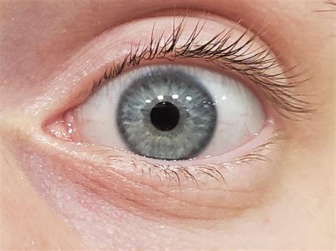 I can't decide if my eyes are blue or grey? : r/eyes