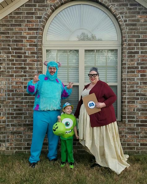 Monsters Inc. Family costumes | Family themed halloween costumes ...