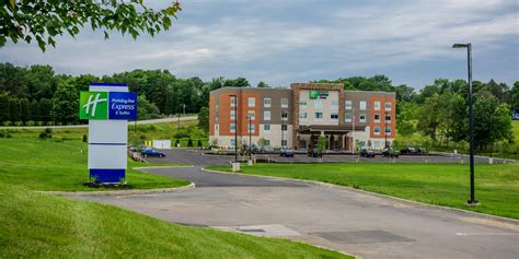 Affordable Hotels in Jamestown, NY | Holiday Inn Express & Suites Jamestown