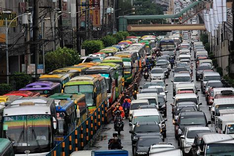 One-way EDSA traffic scheme ‘ridiculous,’ say critics