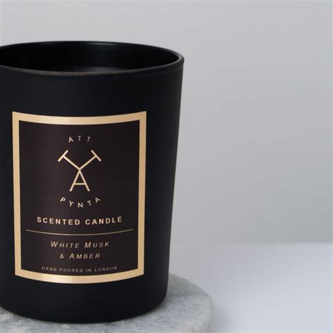 White musk & amber scented candle – Att Pynta