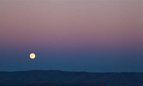 Photography of the Verde Valley, Arizona including moonrises at sunset