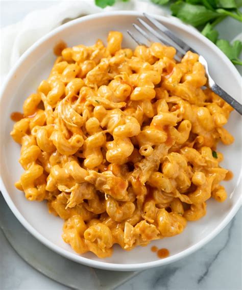 Buffalo Chicken Mac and Cheese - The Cozy Cook