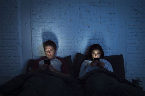 Should I Worry About Social Media Addiction? | American Addiction Centers