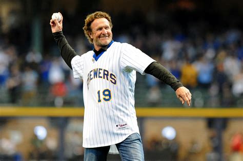 Robin Yount: Brewers legend’s 3,000th hit lives on 30 years later