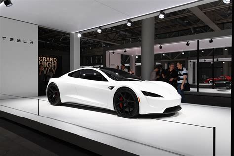 This Is How The 2022 Tesla Roadster Will Become The Fastest ...