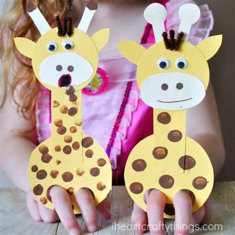 Adorable Finger Puppet Giraffe Craft