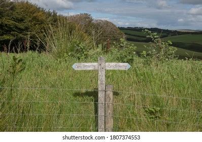 278 Public bridleway sign Images, Stock Photos & Vectors | Shutterstock