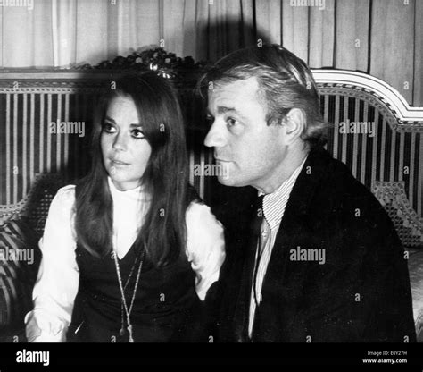 Actress Natalie Wood with husband Richard Gregson Stock Photo: 69435957 - Alamy