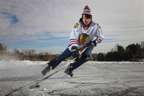 Taking an Outdoor Hockey Picture | Frank Myrland