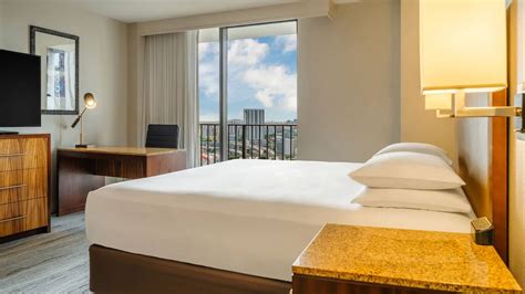 Downtown Miami Hotel Rooms & Suites | Hyatt Regency Miami