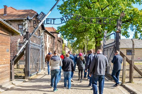 Budget Auschwitz train tour from Warsaw | AB Poland