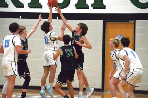 Irish boys basketball expects good things | Maple Lake Messenger