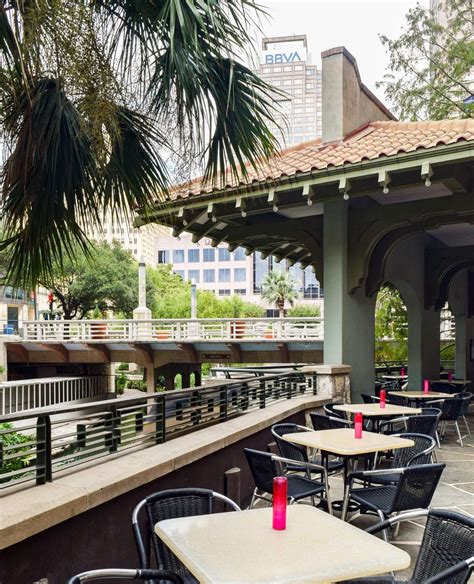 Date Ideas: 10 Restaurants to Visit on the Riverwalk in San Antonio on a Date Night ...