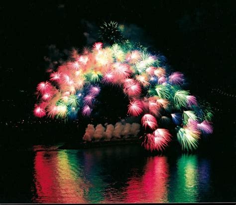 Cai Guo Qiang, Fireworks Art, Fireworks Displays, Queen Art, Same Sex ...