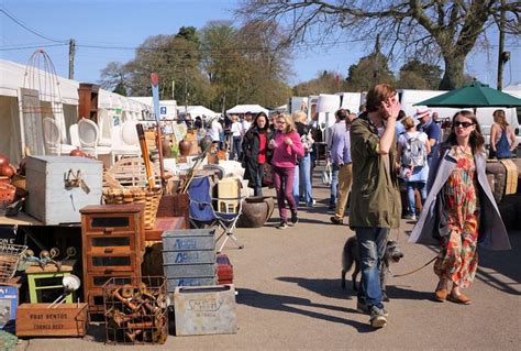 Shoppers Arcade at Ardingly International Antiques & Collectors Fair ...