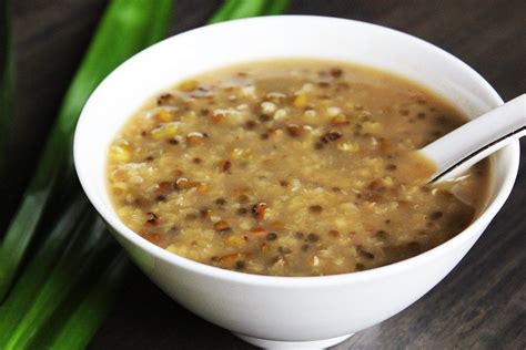 Sweet Mung Bean Soup with Sago | Foodelicacy