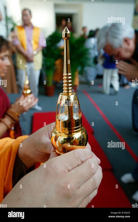 Buddhist ceremony. Buddhist relics Stock Photo - Alamy