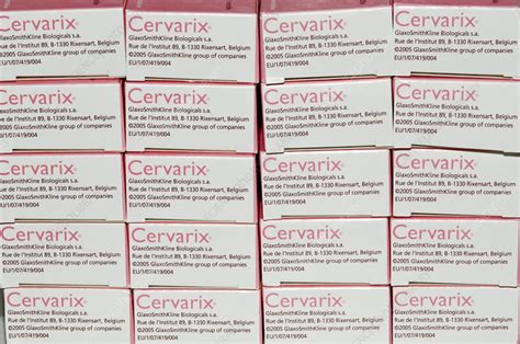 Cervarix HPV vaccine for cervical cancer - Stock Image - C003/3019 ...