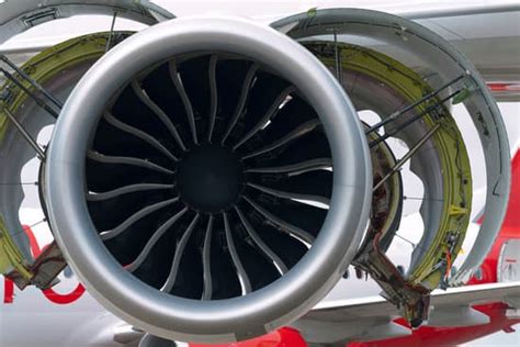 Jet engine maintenance - Photos by Canva