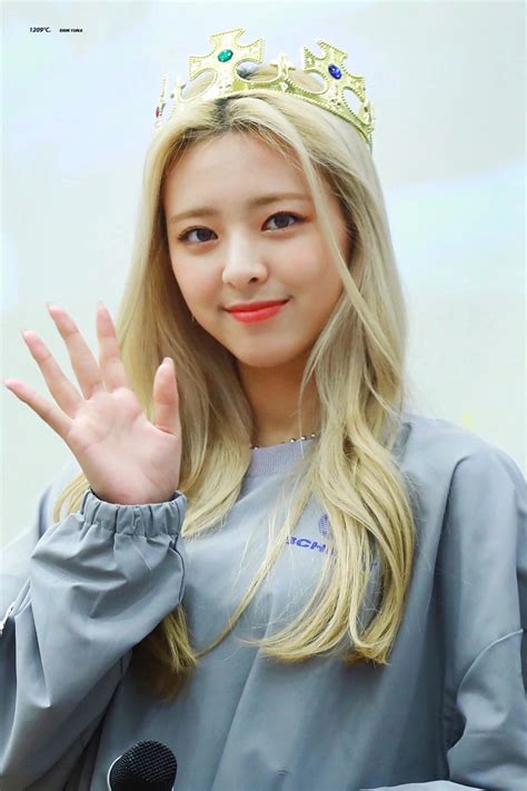 190921 ITZY Yuna | kpopping