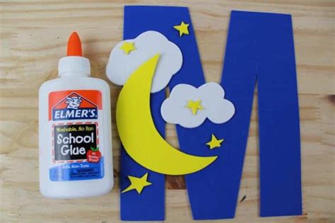 Letter M Craft With Printable – M is For Moon – Letter of the Week