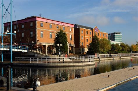 PREMIER INN MANCHESTER (SALFORD QUAYS) HOTEL $53 ($̶6̶5̶) - Prices ...