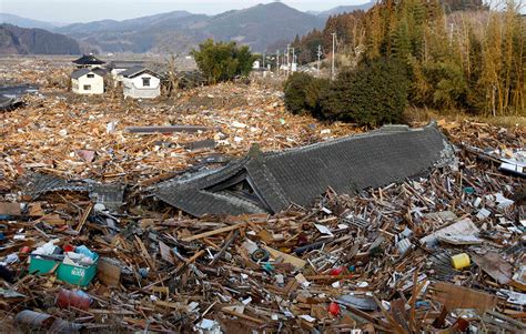 2011 earthquake and tsunami: 60 powerful photos of the disaster that ...