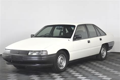 1989 HOLDEN VN COMMODORE MANUAL SEDAN - JCFD5093240 - JUST CARS