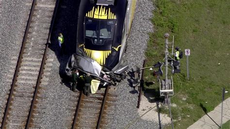 Brightline Train Slams Into Vehicle In Pompano Beach; One Dead - CBS Miami