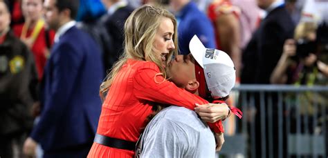 Patrick Mahomes Shares Passionate Embrace with Girlfriend Brittany ...