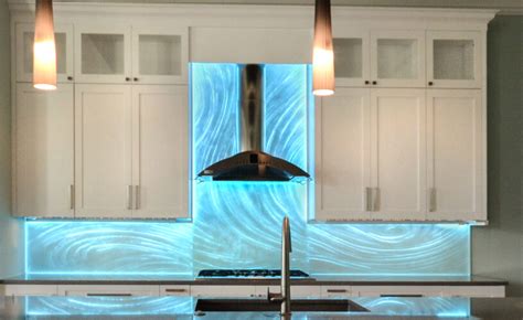 Kitchen Glass Backsplashes