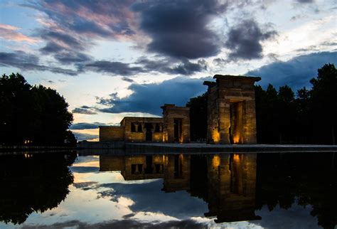 DANIEL ALFONZO PHOTOGRAPHY — One last sunset at the Templo de Debod, Madrid.