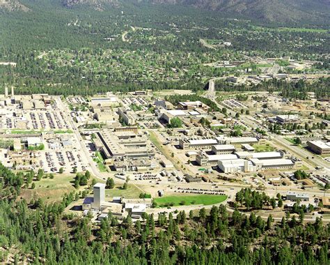 File:Los Alamos aerial view.jpeg - Wikimedia Commons