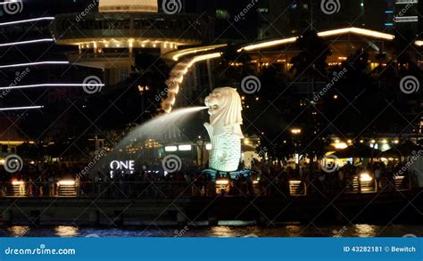 Singapore Merlion Park at Night Editorial Photo - Image of dark, asia ...